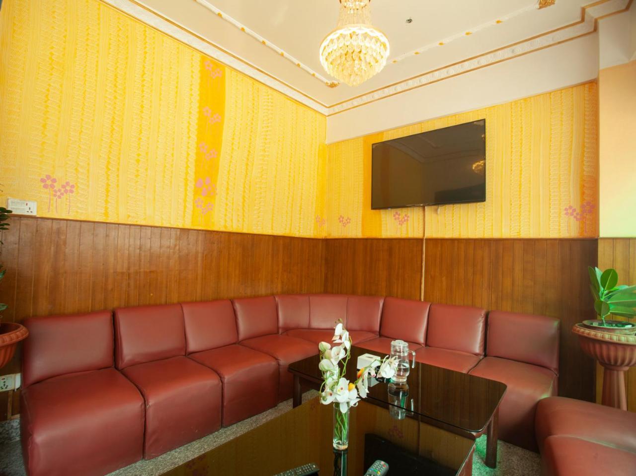 Oyo 195 Global Hotel And Resort Катманду Экстерьер фото