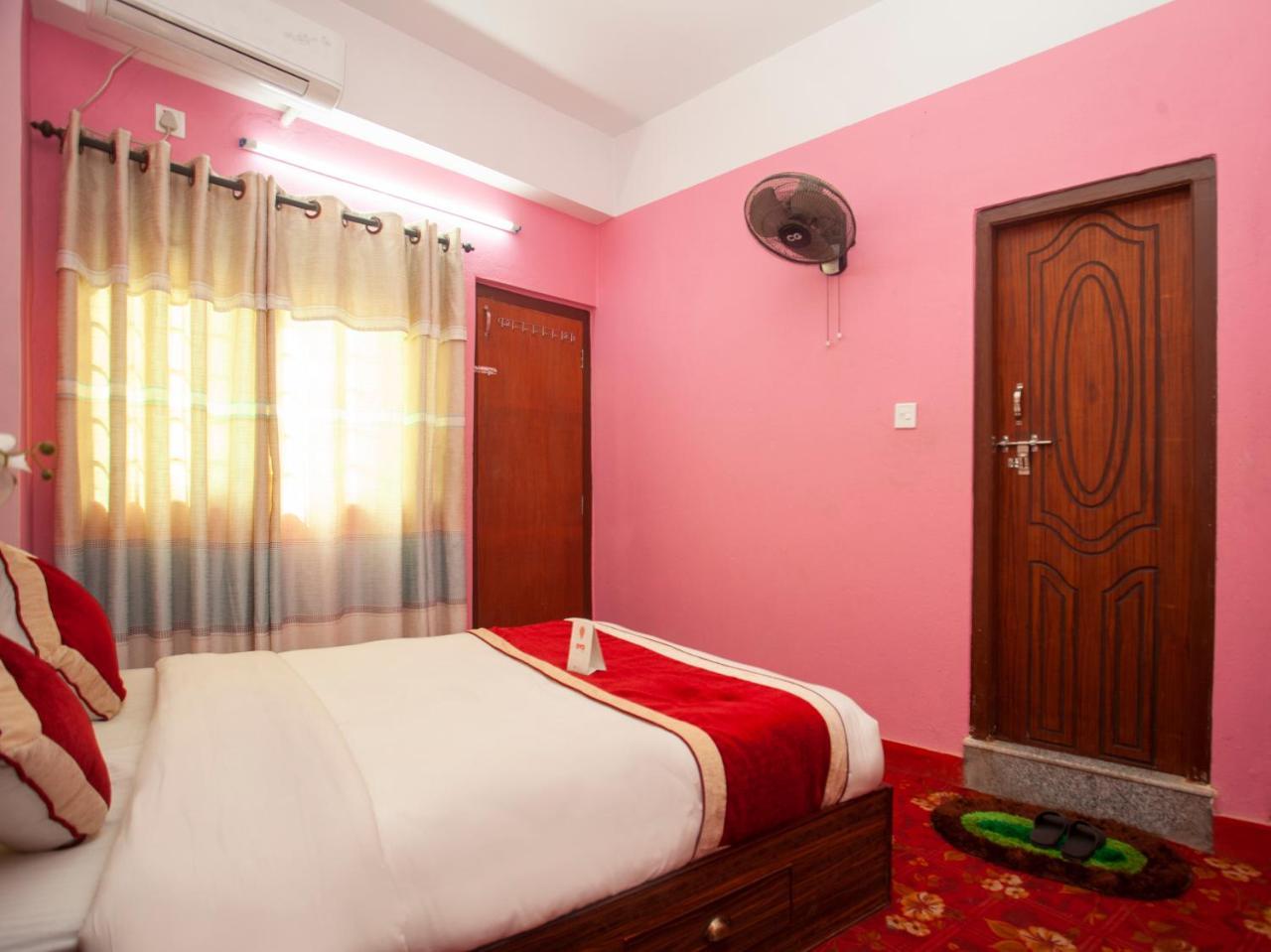 Oyo 195 Global Hotel And Resort Катманду Экстерьер фото