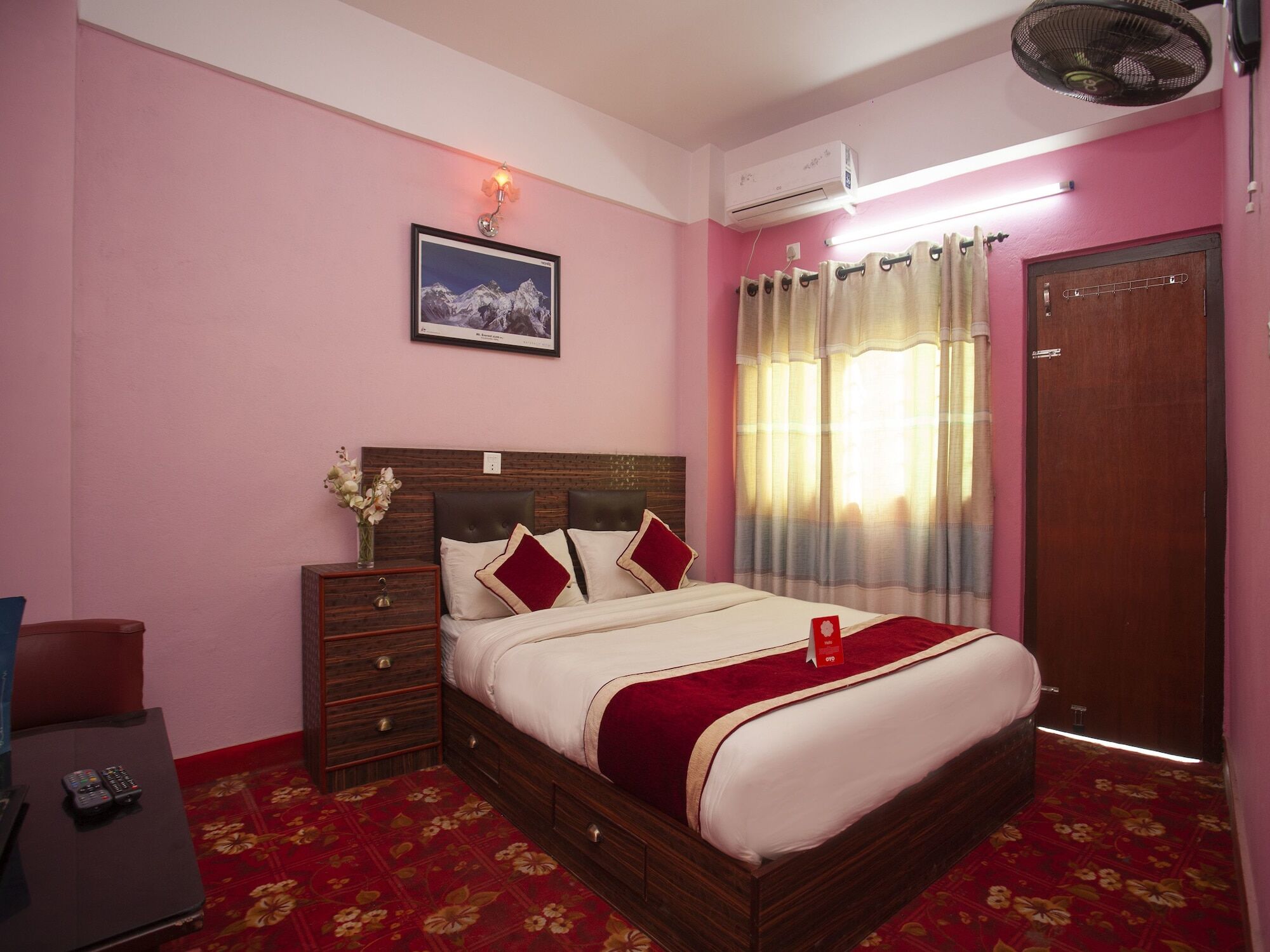 Oyo 195 Global Hotel And Resort Катманду Экстерьер фото